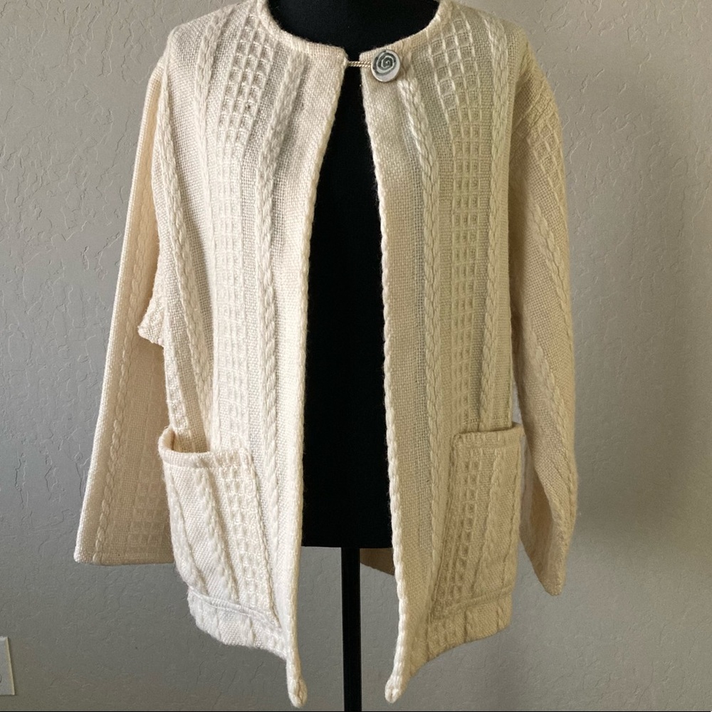 Boyne Valley Weavers Handcrafted 100% Wool Cream Cardigan / Size One Size